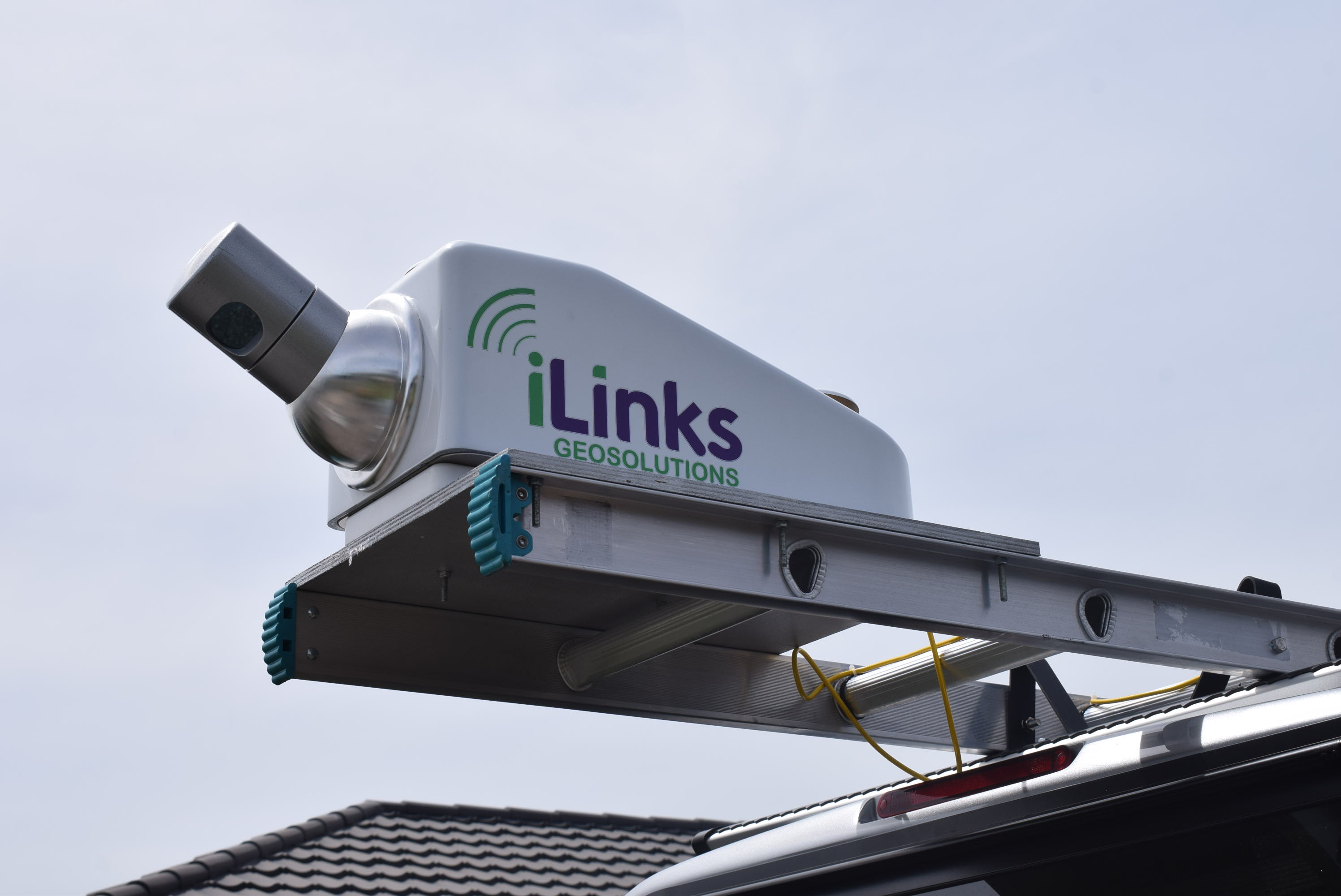 InteLAS mounted on a vehicle of oppurtunity